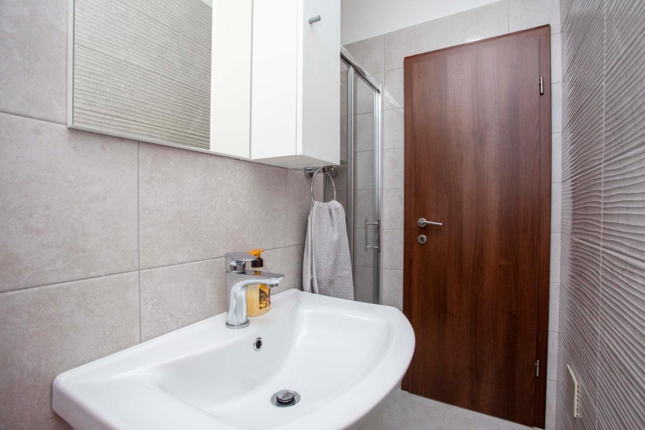 Apartmani Marica Plomin Exterior photo